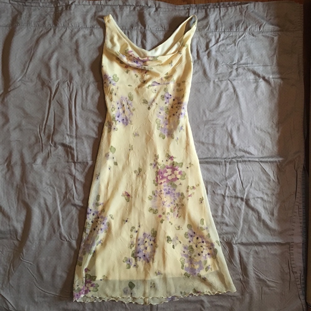 Pretty yellow floral sleeveless midi dress